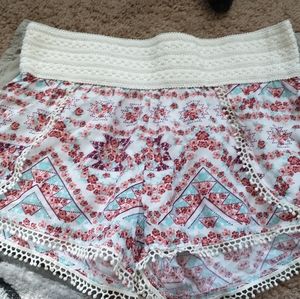 Juniors no boundaries summer shorts white and pink floral size small